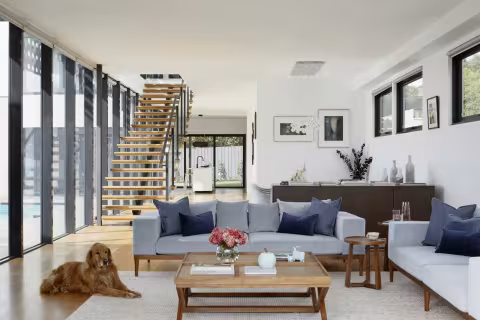 Fachada de villa contemporánea