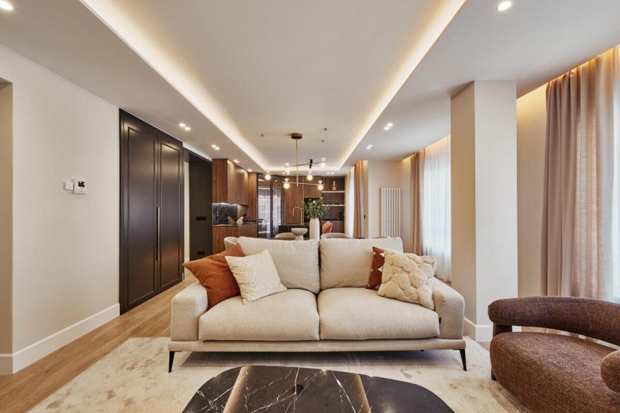 Piso exterior reformado con balcón en General Díaz Porlier en Lista, Salamanca 2168/VIV