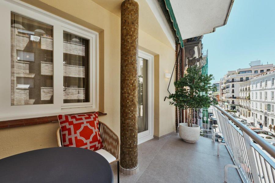 Exclusivo piso exterior reformado con terraza privada en Cardenal Cisneros en Chamberí-Trafalgar 2183/VIV