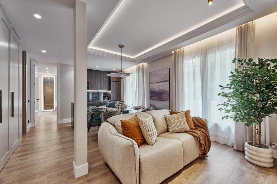 Elegante piso con amplio balcón y luz natural en Velázquez 2184/VIV