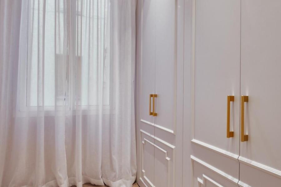 Vivienda de lujo en finca clásica con 3 suites y salón triple ambiente – 2449