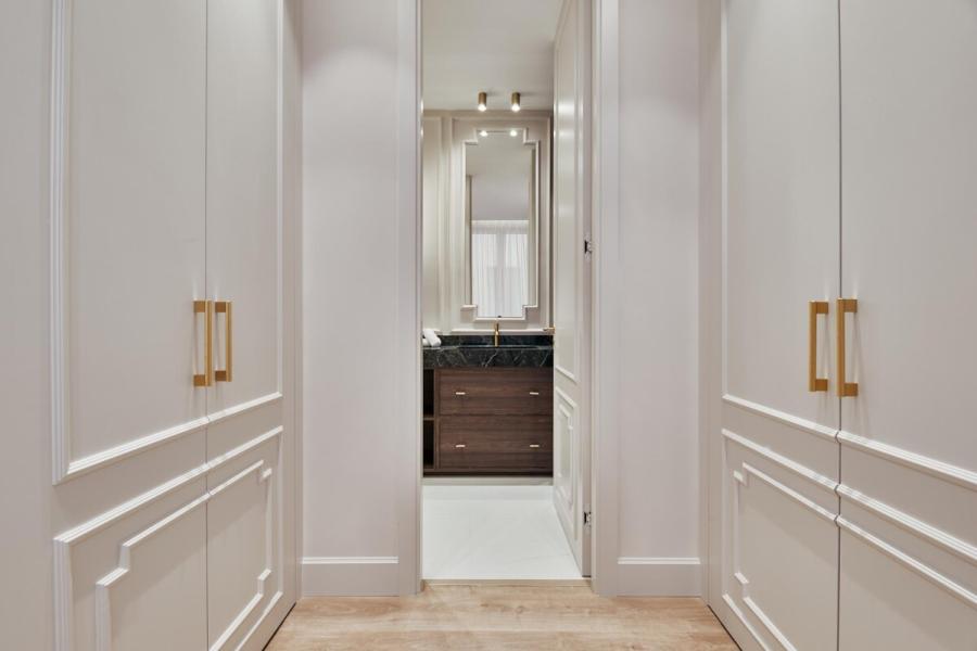 Vivienda de lujo en finca clásica con 3 suites y salón triple ambiente – 2449