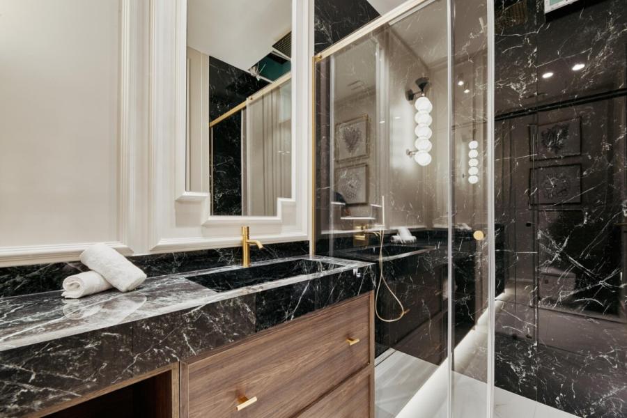 Vivienda de lujo en finca clásica con 3 suites y salón triple ambiente – 2449