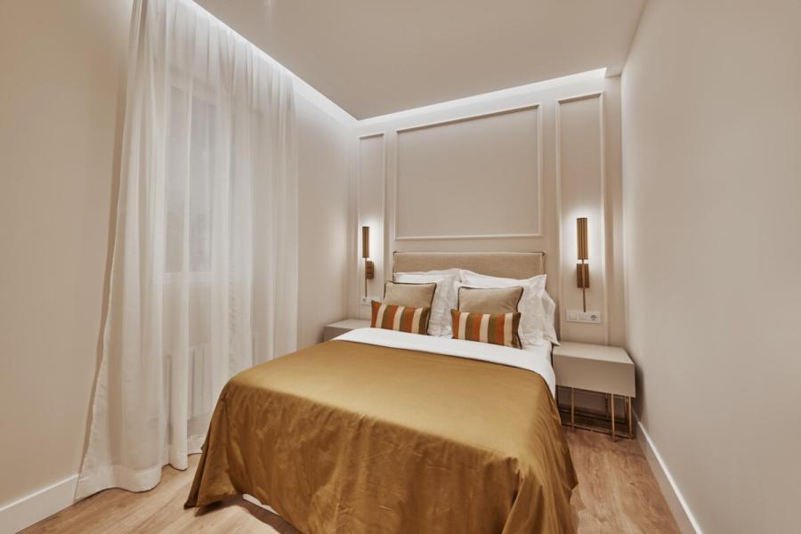 Vivienda reformada con terraza en Españoleto 9, Almagro – Chamberí – 2455