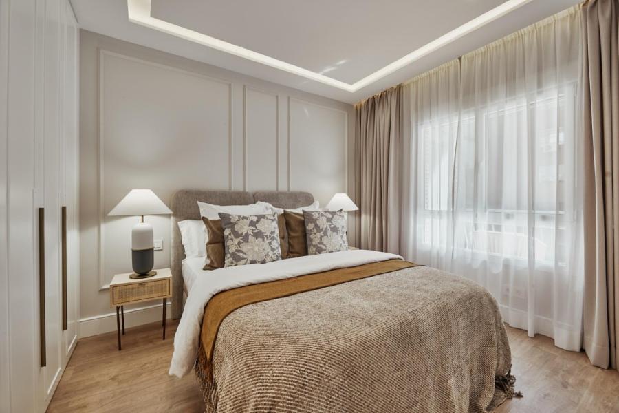 Vivienda reformada con terraza, garaje y trastero en Castelló 98, Lista – 2459