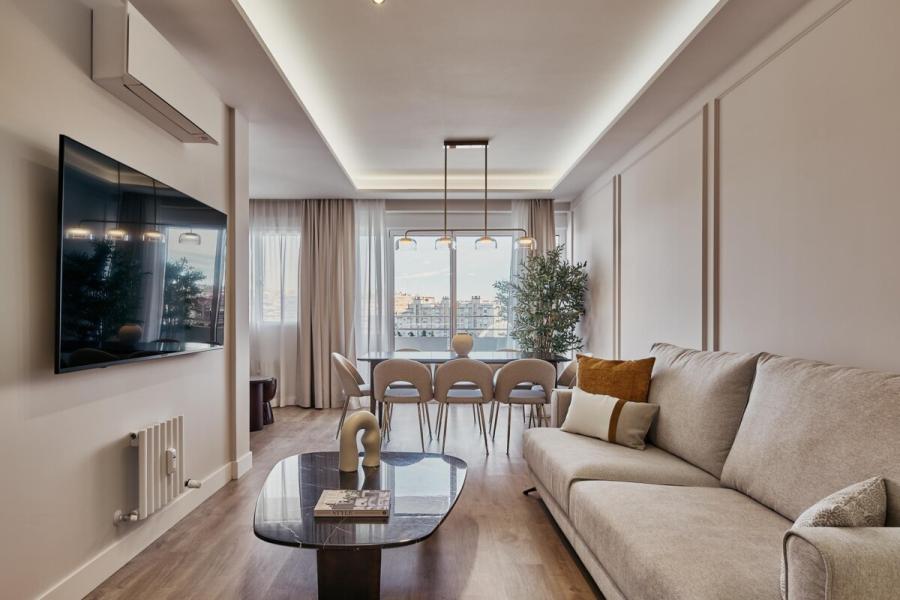 Vivienda exterior reformada de 123 m² en calle Alcalá – 2463