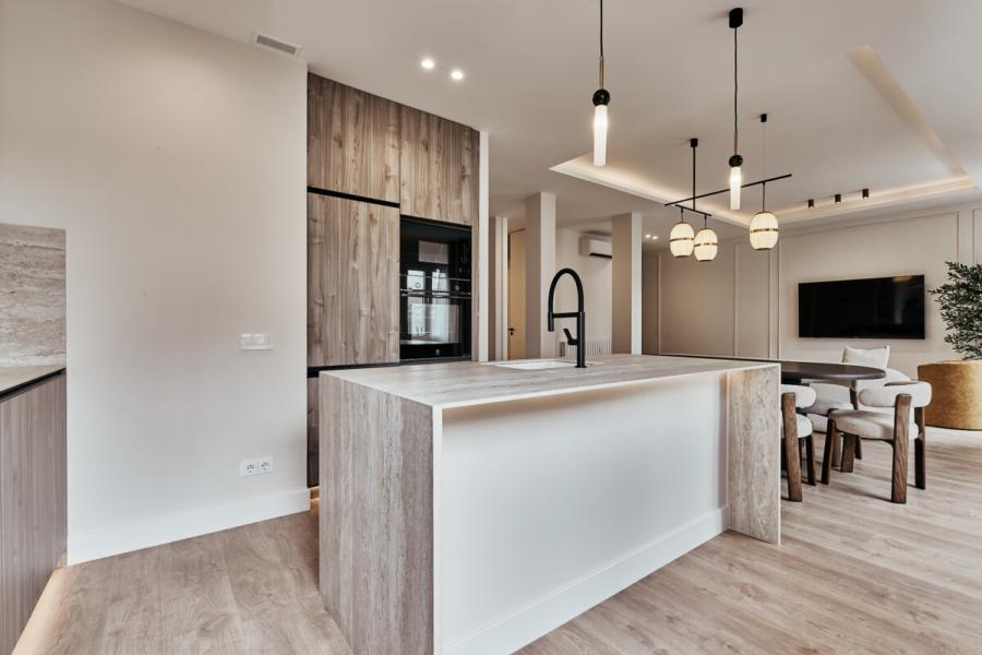 Vivienda exterior reformada con terrazas en Goya – 2467