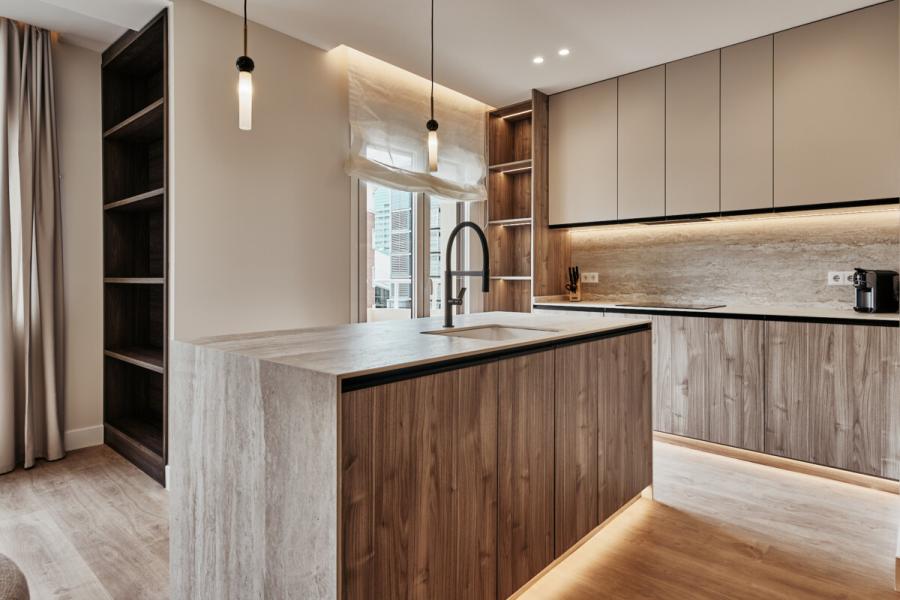 Vivienda exterior reformada con terrazas en Goya – 2467