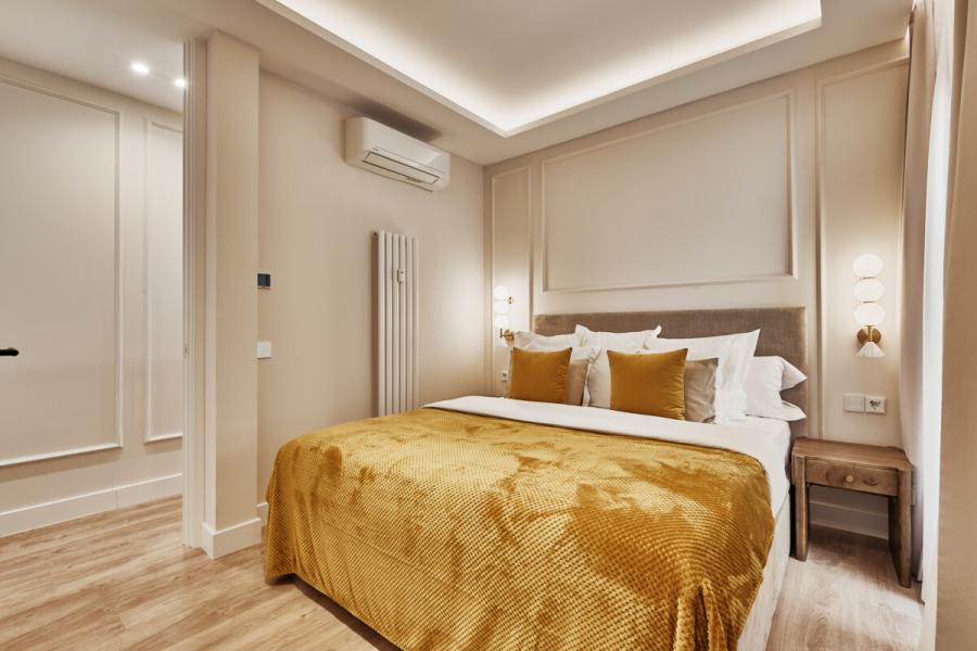 Vivienda exterior reformada con terrazas en Goya – 2467