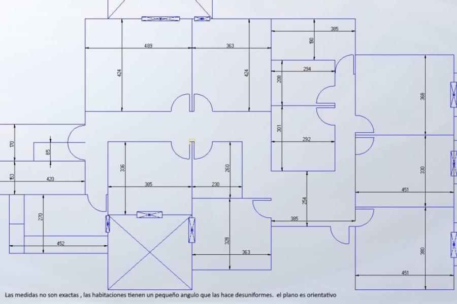 Vivienda de 239 m² con techos altos y balcones en Mesón de Paredes 5 – 2488