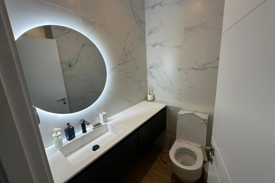 Vivienda reformada de 91 m² en planta baja con acceso independiente junto a Plaza de Castilla – 2489