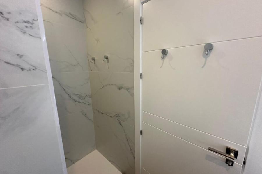 Vivienda reformada de 91 m² en planta baja con acceso independiente junto a Plaza de Castilla – 2489