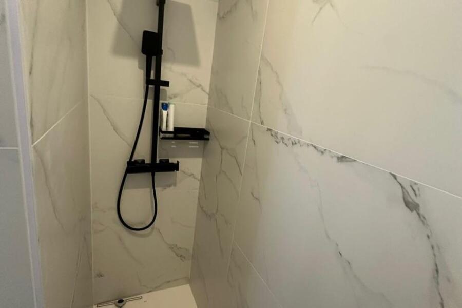 Vivienda reformada de 91 m² en planta baja con acceso independiente junto a Plaza de Castilla – 2489
