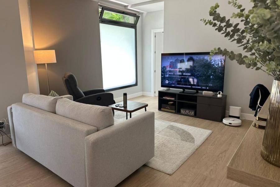 Vivienda reformada de 91 m² en planta baja con acceso independiente junto a Plaza de Castilla – 2489