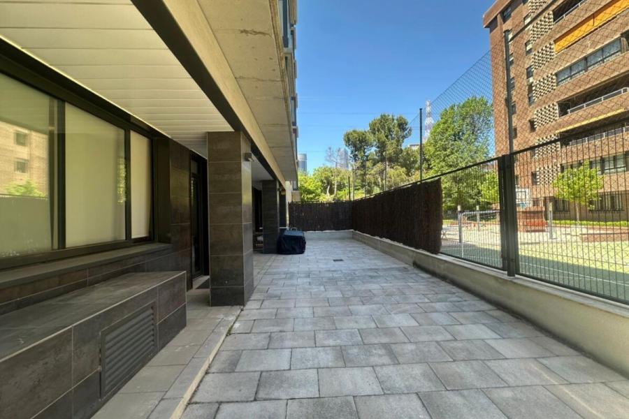 Vivienda reformada de 91 m² en planta baja con acceso independiente junto a Plaza de Castilla – 2489