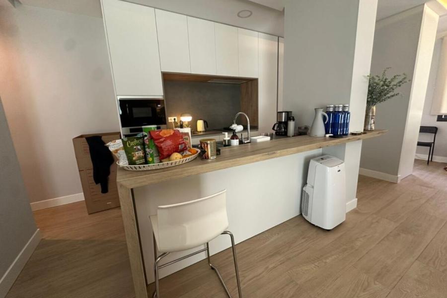 Vivienda reformada de 91 m² en planta baja con acceso independiente junto a Plaza de Castilla – 2489