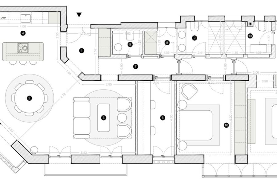 Vivienda en finca clásica con chaflán y balcones en Chamberí, edificio señorial exclusivo – 2497