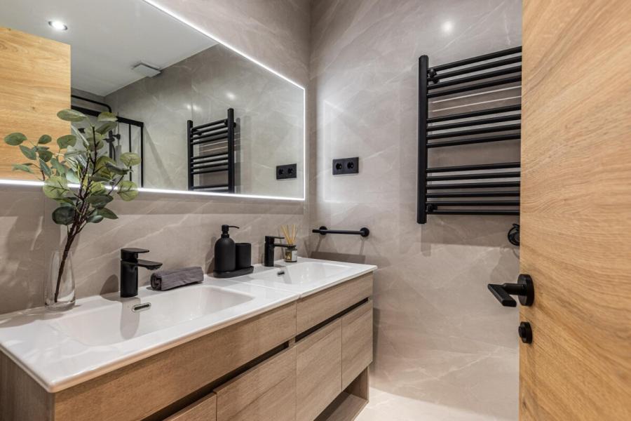 Tres viviendas reformadas de 76 m² en planta baja en Legazpi – 2498