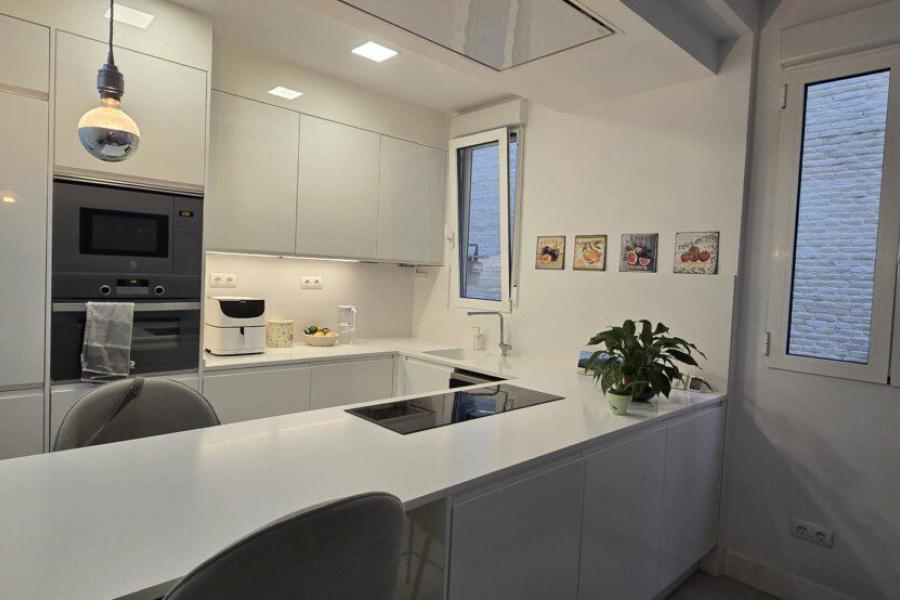 Vivienda reformada en Hermosilla 86 con despacho y vestidor 2311VIV