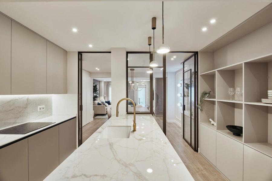 Elegancia contemporánea con terraza y vistas abiertas en el corazón de Madrid 2172VIV