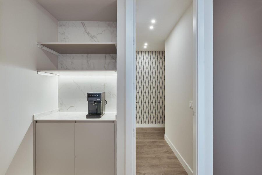 Elegancia contemporánea con terraza y vistas abiertas en el corazón de Madrid 2172VIV