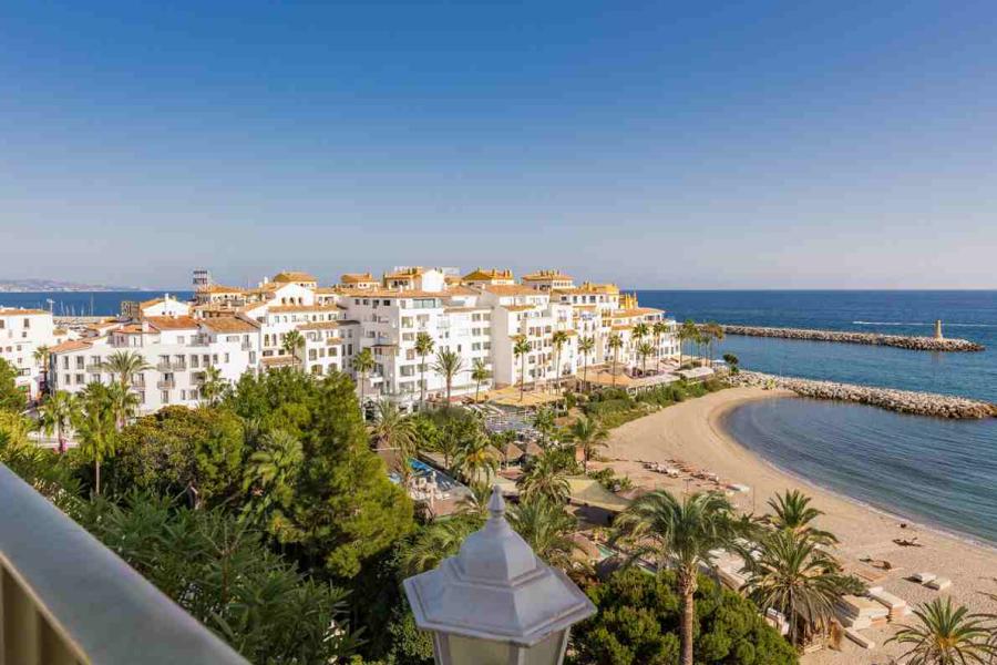 SKY VILLA BANUS 1687VIV