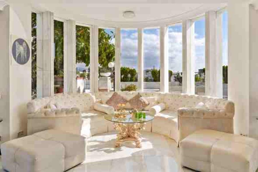SKY VILLA BANUS 1687VIV