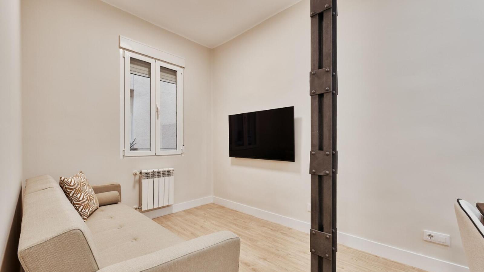 Vivienda reformada de 44 m² en calle Lombia – 2473