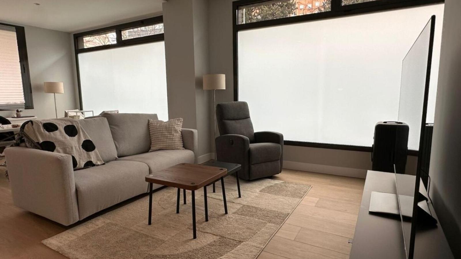 Vivienda reformada de 91 m² en planta baja con acceso independiente junto a Plaza de Castilla – 2489