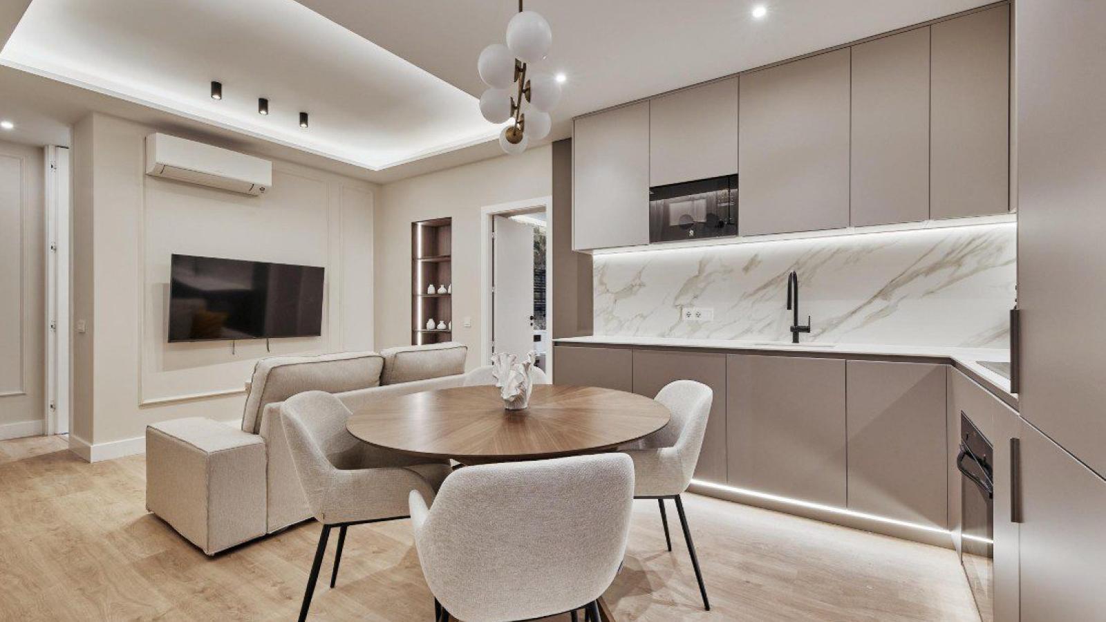 Vivienda reformada con dos dormitorios en calle Velázquez – 2366