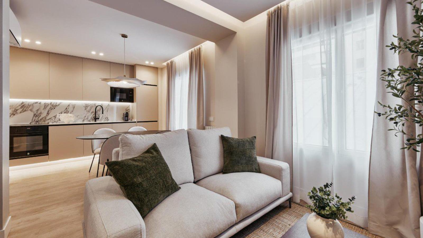 Vivienda reformada con dos dormitorios en Hilarión Eslava – 2365