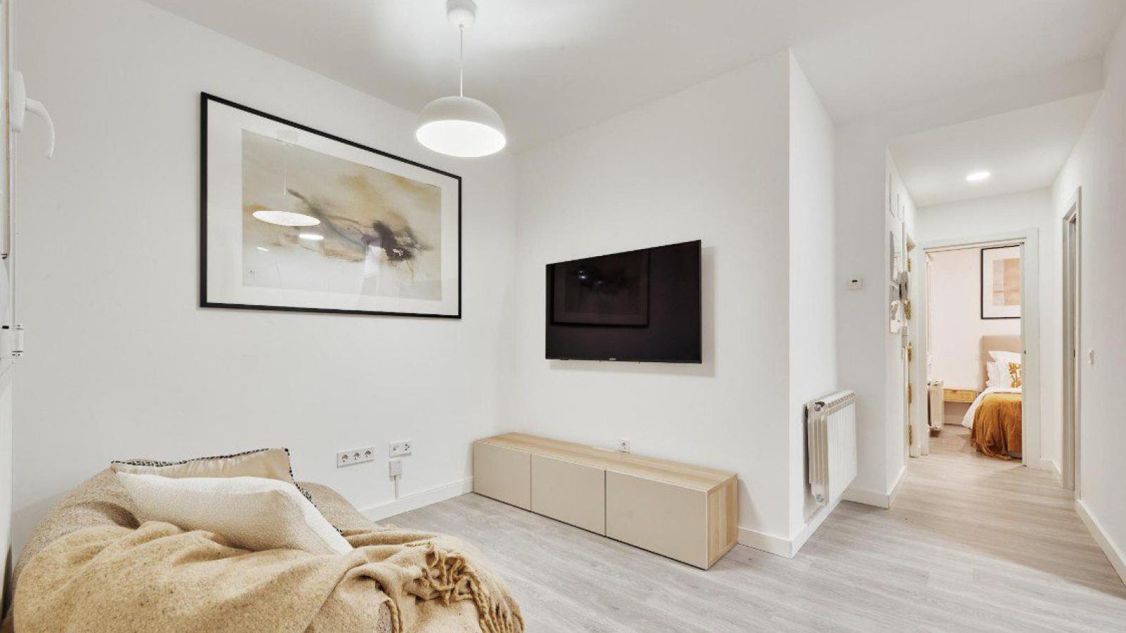 Vivienda reformada con dos dormitorios en Meléndez Valdés – 2363